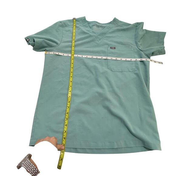 Figs scrub top Aquamarine Kaya style nurse medical work wear sz M PO# 1403 - Picture 7 of 11
